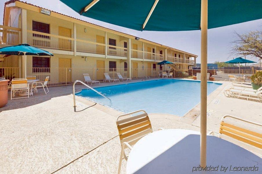 Red Roof Inn Houston East I-10 Exterior photo